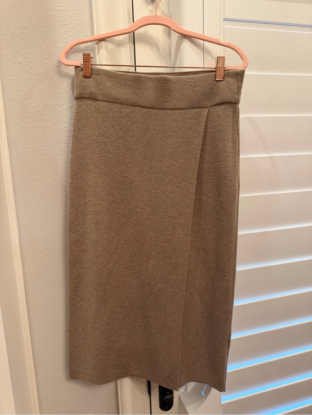 Club Monaco knit wool blend midi skirt. Size Small